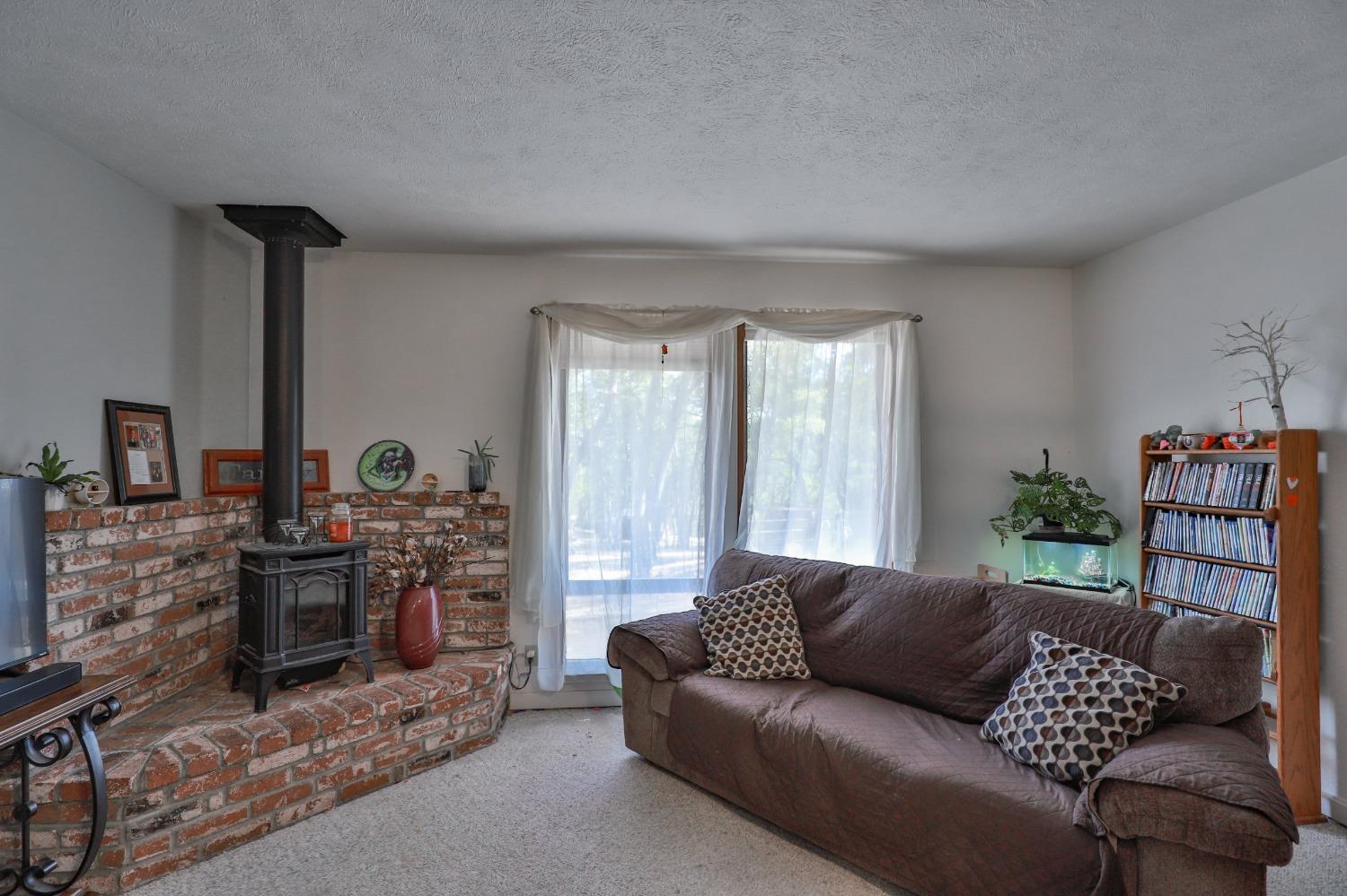 Detail Gallery Image 59 of 83 For 6091 Dutch Mine Rd, Diamond Springs,  CA 95619 - 4 Beds | 3 Baths