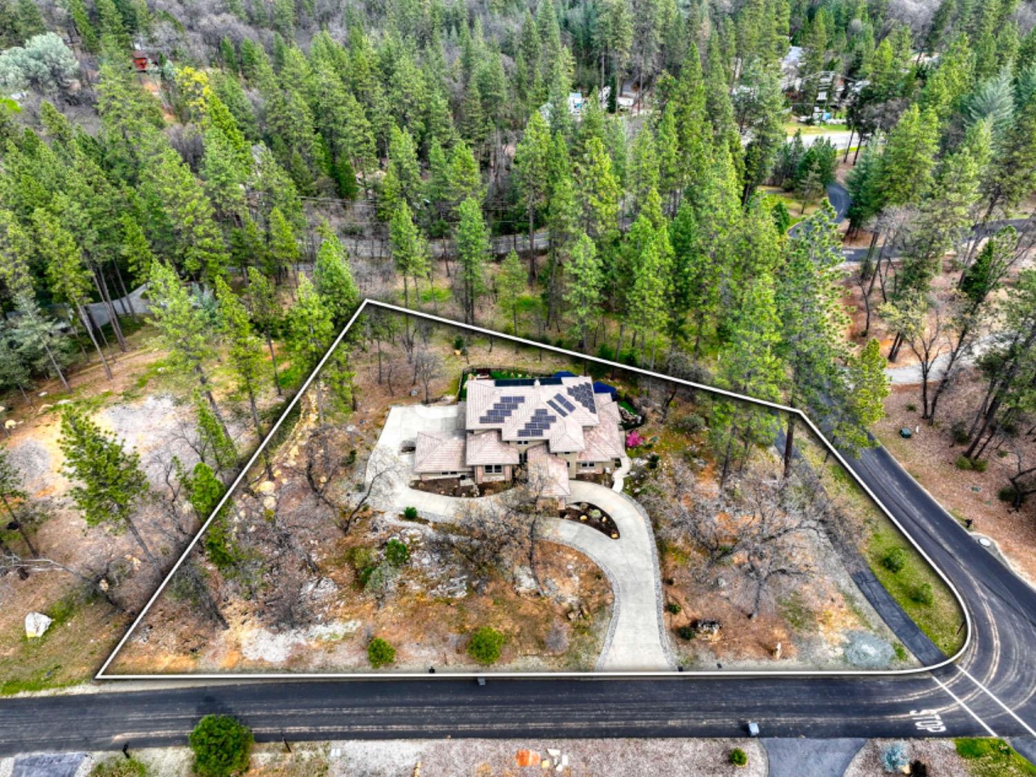 Detail Gallery Image 2 of 88 For 15110 Woodvale Ln, Meadow Vista,  CA 95722 - 4 Beds | 3/2 Baths