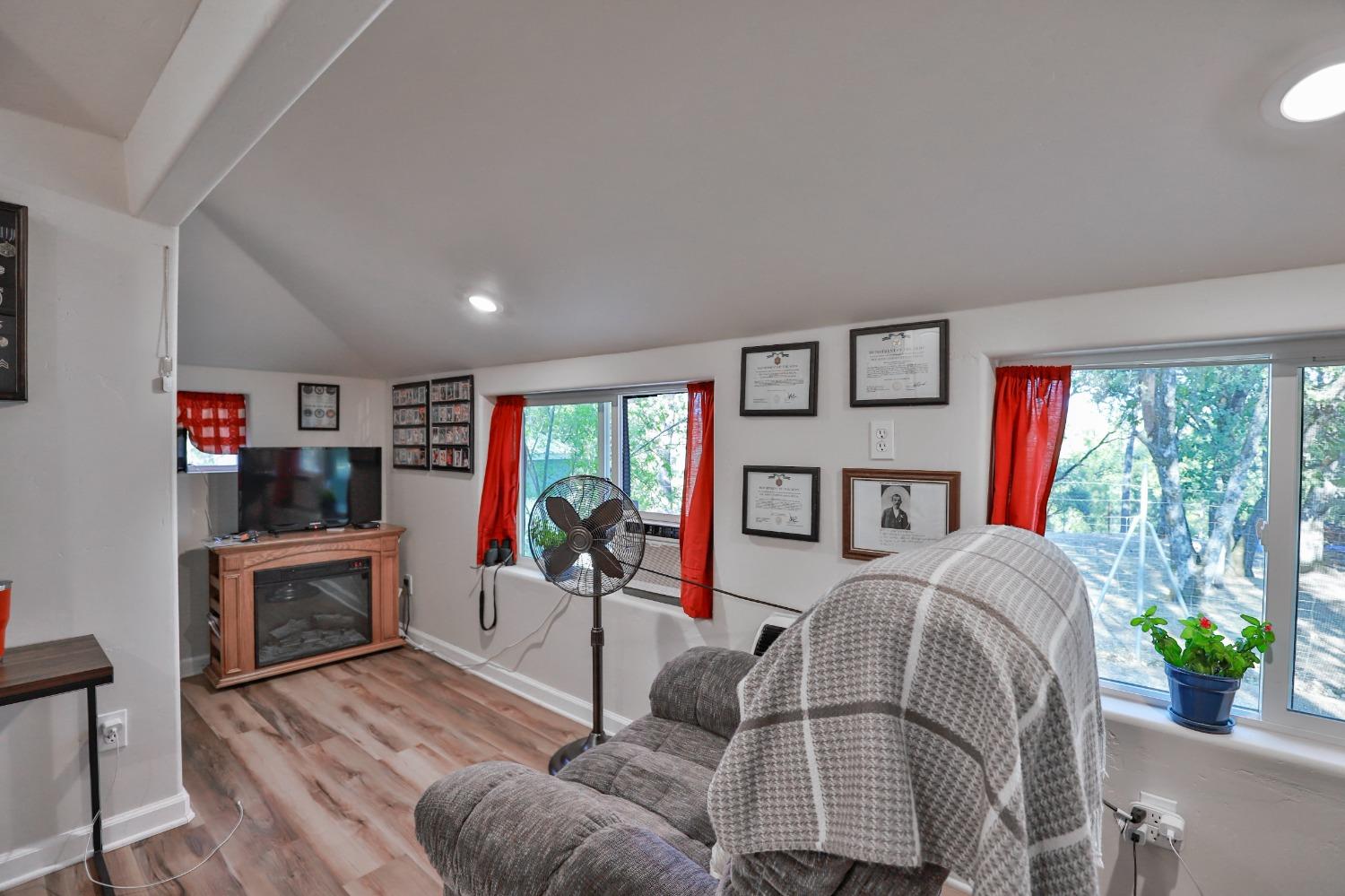 Detail Gallery Image 73 of 83 For 6091 Dutch Mine Rd, Diamond Springs,  CA 95619 - 4 Beds | 3 Baths