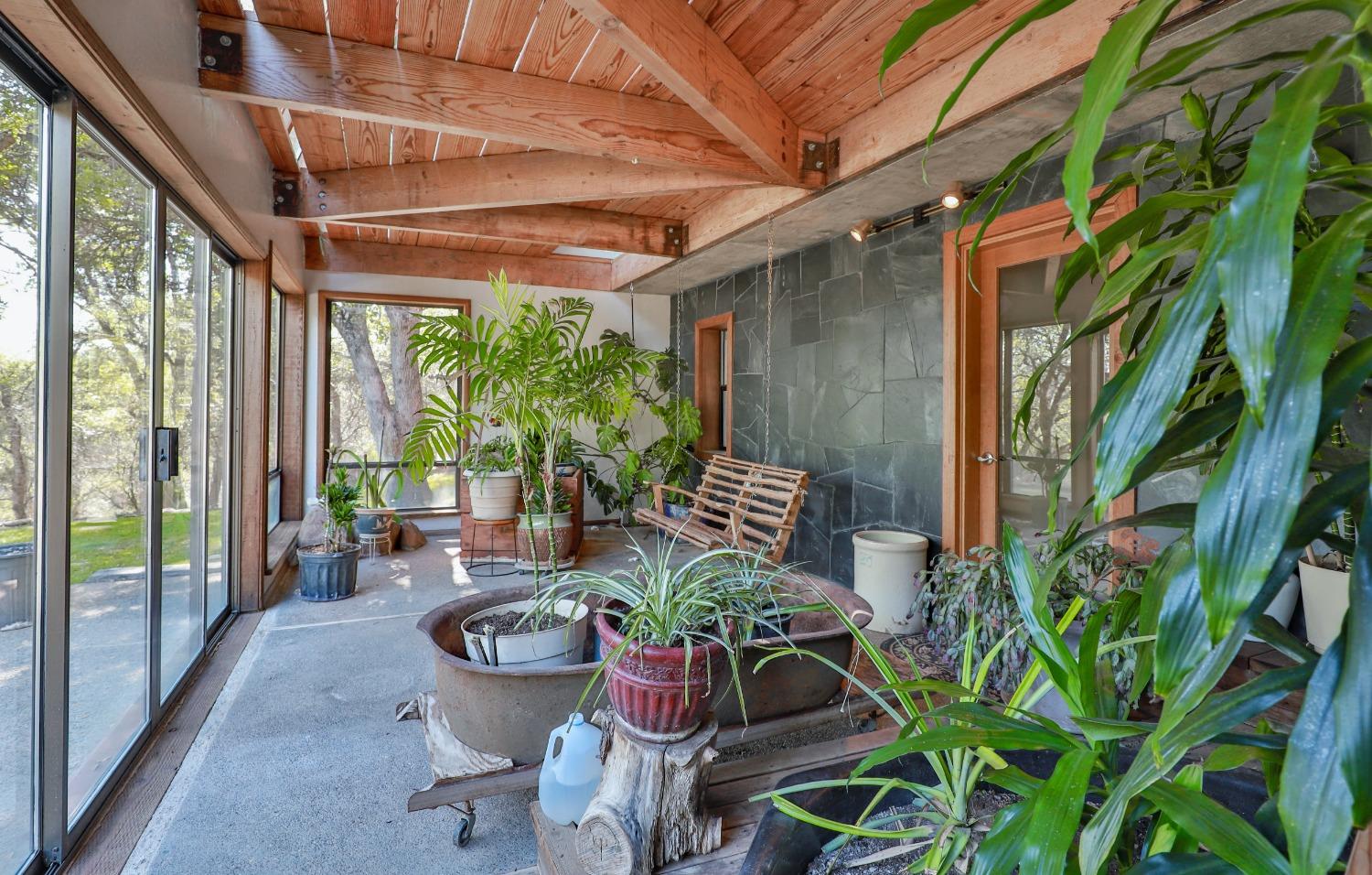 Detail Gallery Image 34 of 83 For 6091 Dutch Mine Rd, Diamond Springs,  CA 95619 - 4 Beds | 3 Baths
