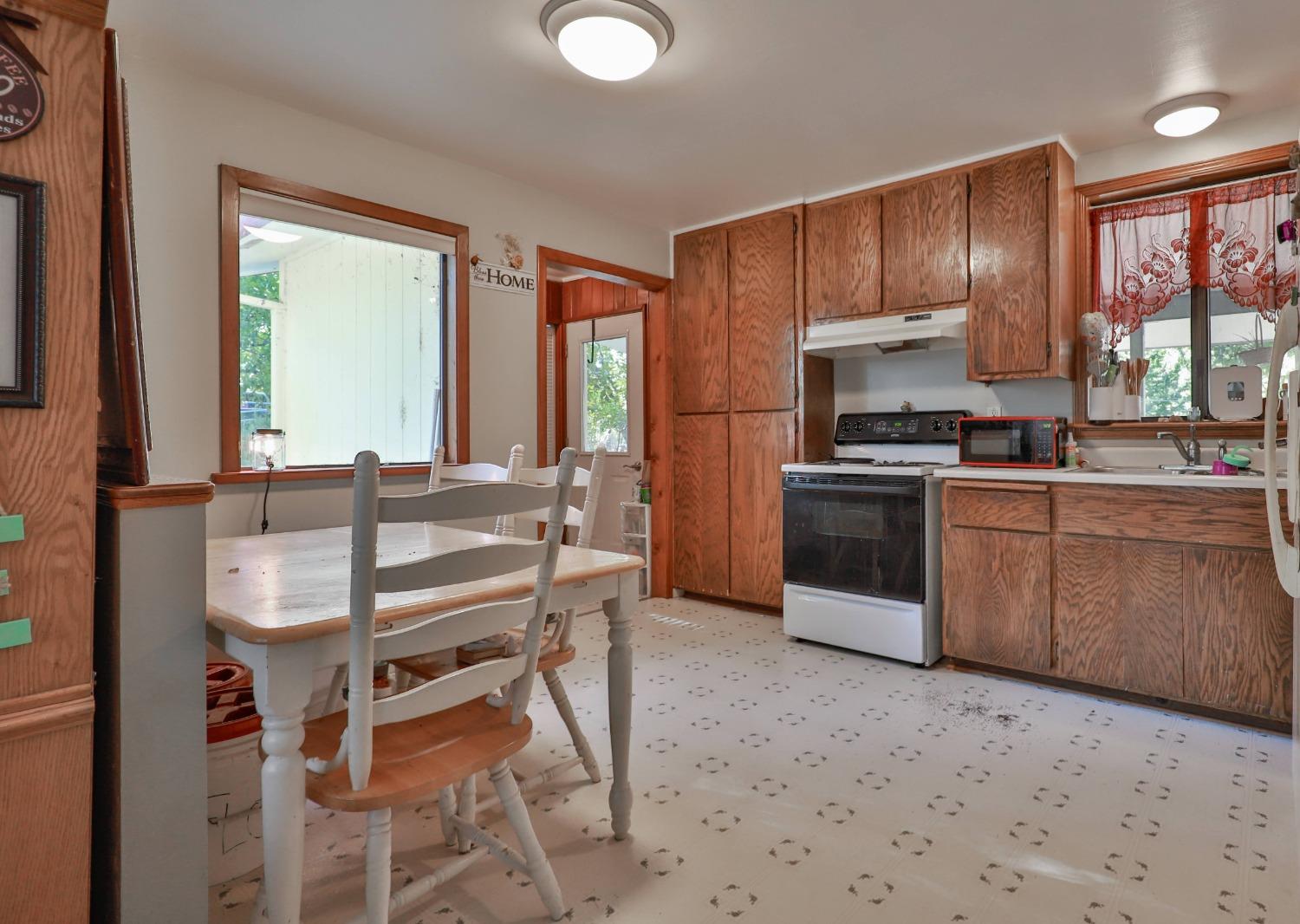 Detail Gallery Image 58 of 83 For 6091 Dutch Mine Rd, Diamond Springs,  CA 95619 - 4 Beds | 3 Baths