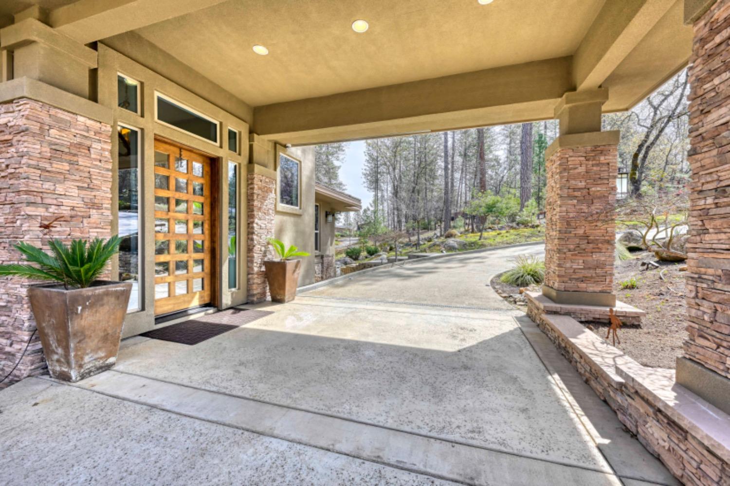 Detail Gallery Image 5 of 88 For 15110 Woodvale Ln, Meadow Vista,  CA 95722 - 4 Beds | 3/2 Baths