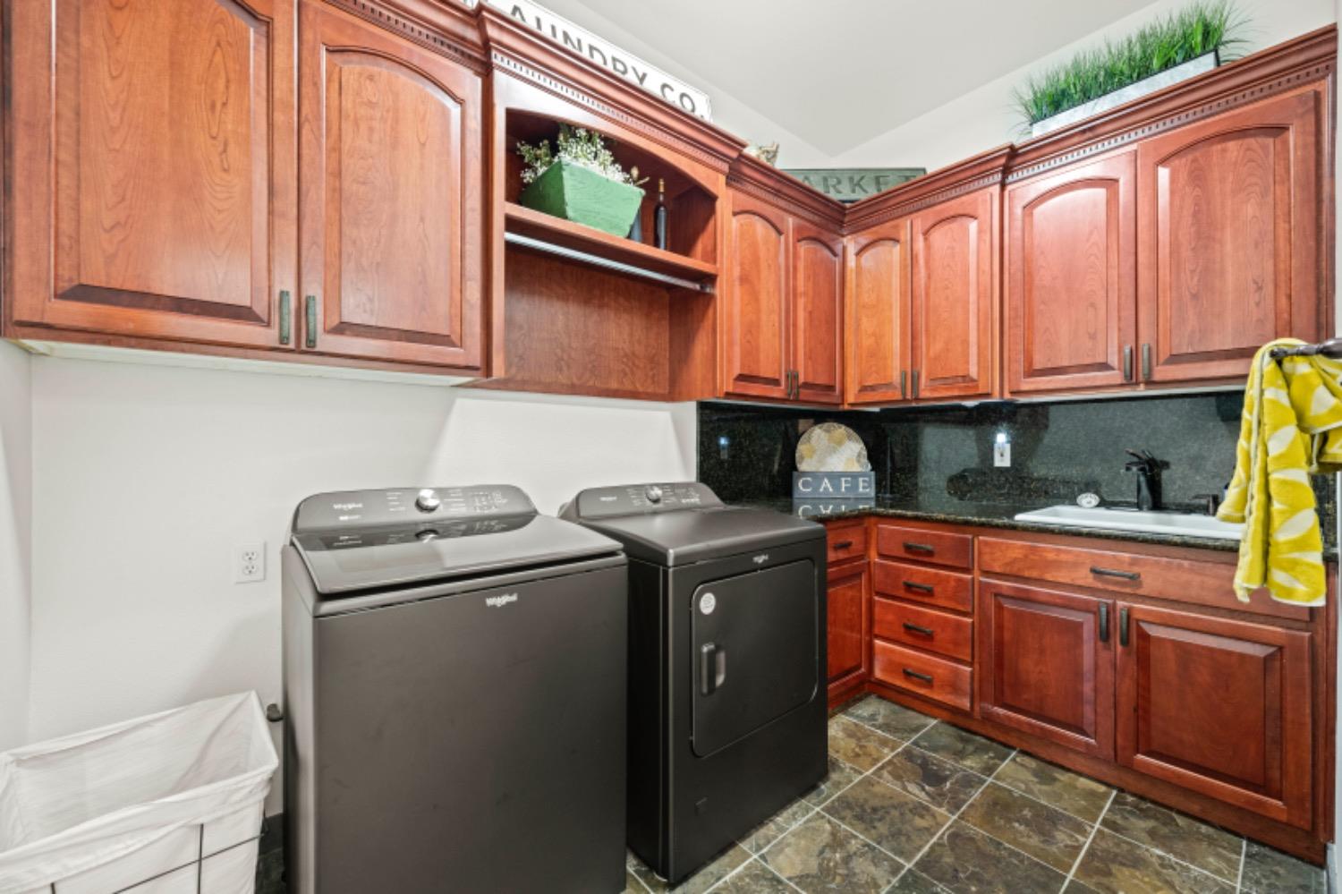 Detail Gallery Image 33 of 88 For 15110 Woodvale Ln, Meadow Vista,  CA 95722 - 4 Beds | 3/2 Baths