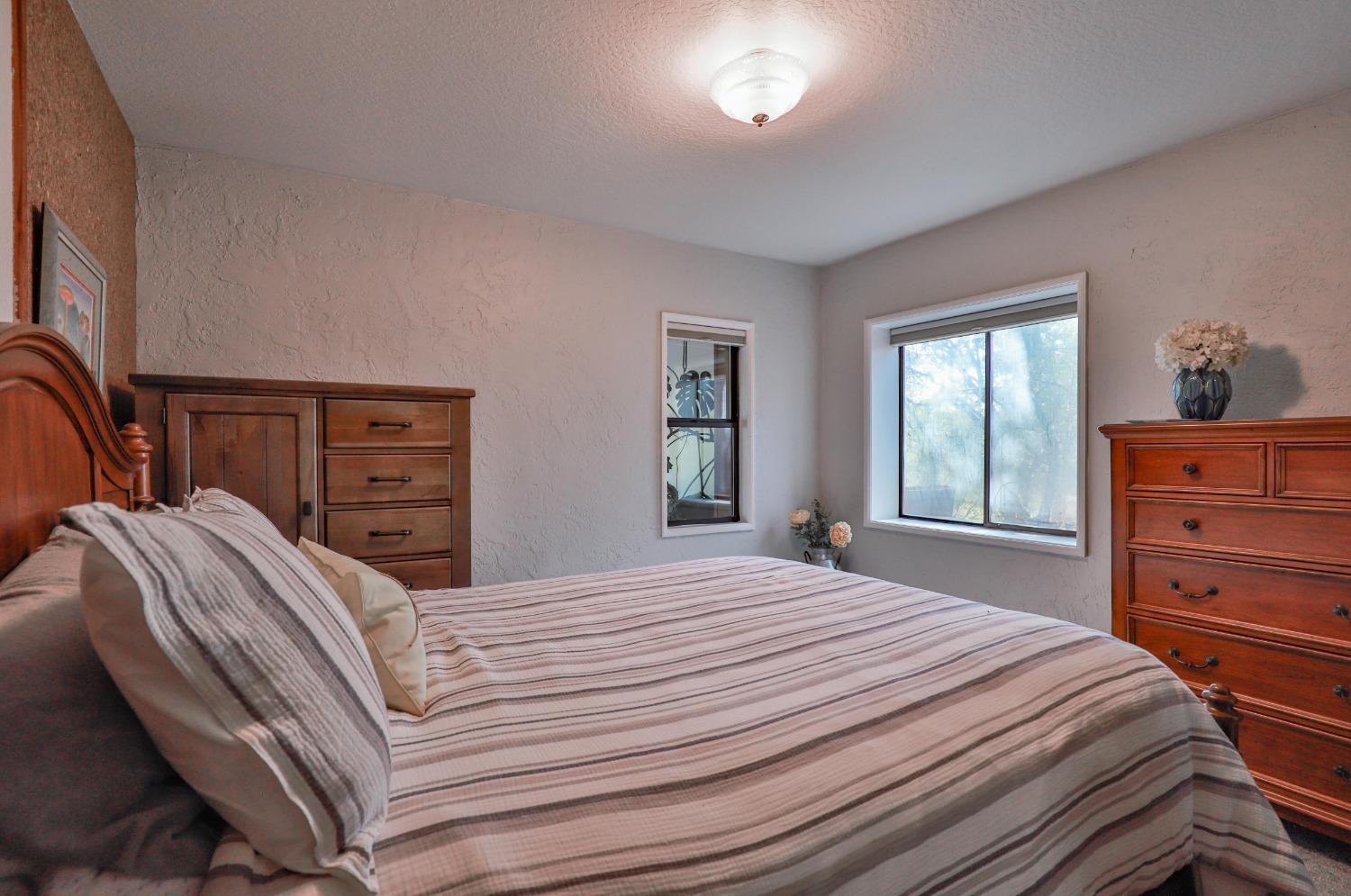 Detail Gallery Image 31 of 83 For 6091 Dutch Mine Rd, Diamond Springs,  CA 95619 - 4 Beds | 3 Baths