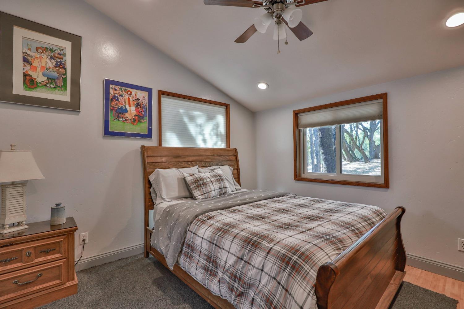 Detail Gallery Image 21 of 83 For 6091 Dutch Mine Rd, Diamond Springs,  CA 95619 - 4 Beds | 3 Baths