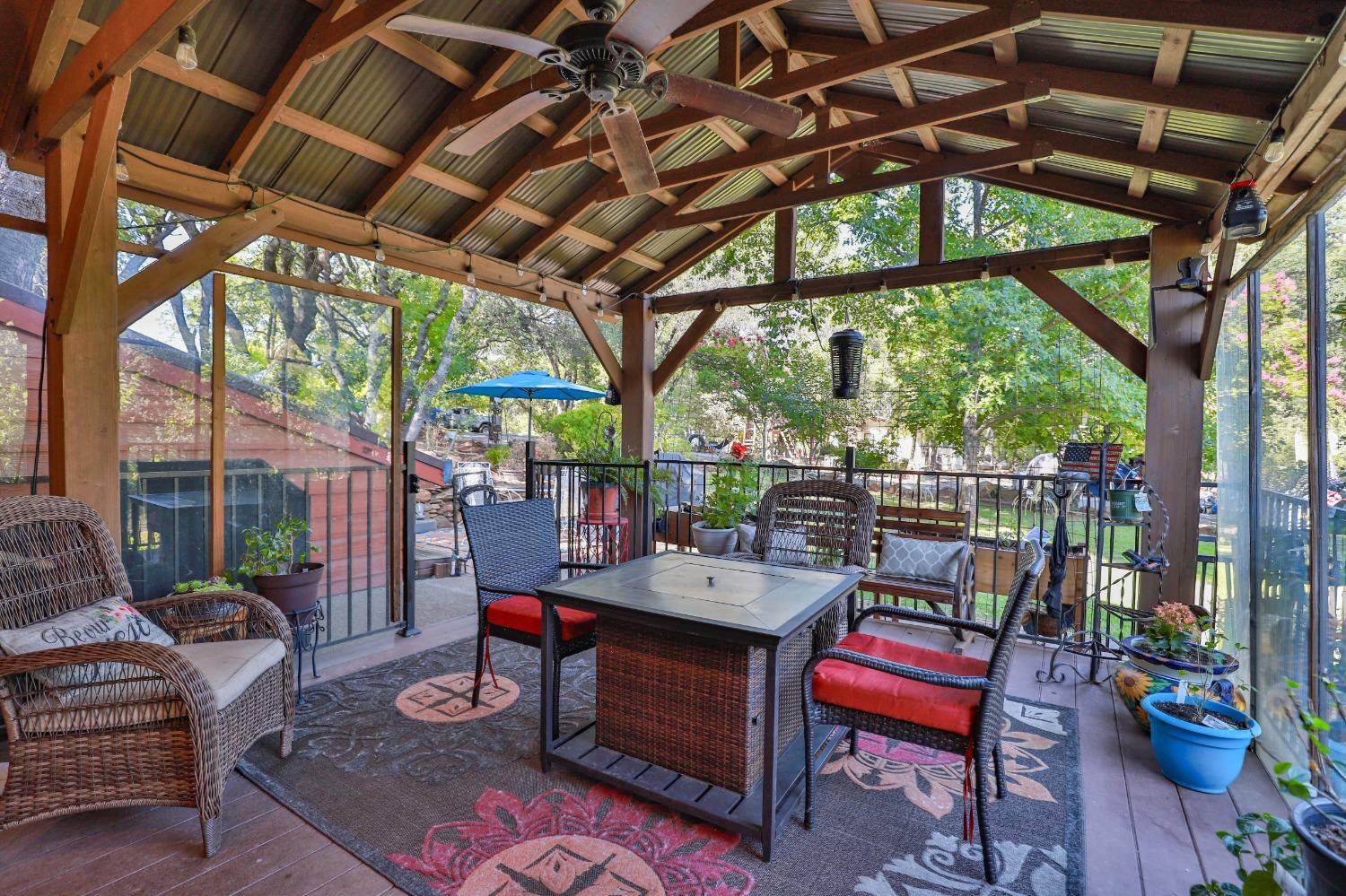 Detail Gallery Image 3 of 83 For 6091 Dutch Mine Rd, Diamond Springs,  CA 95619 - 4 Beds | 3 Baths