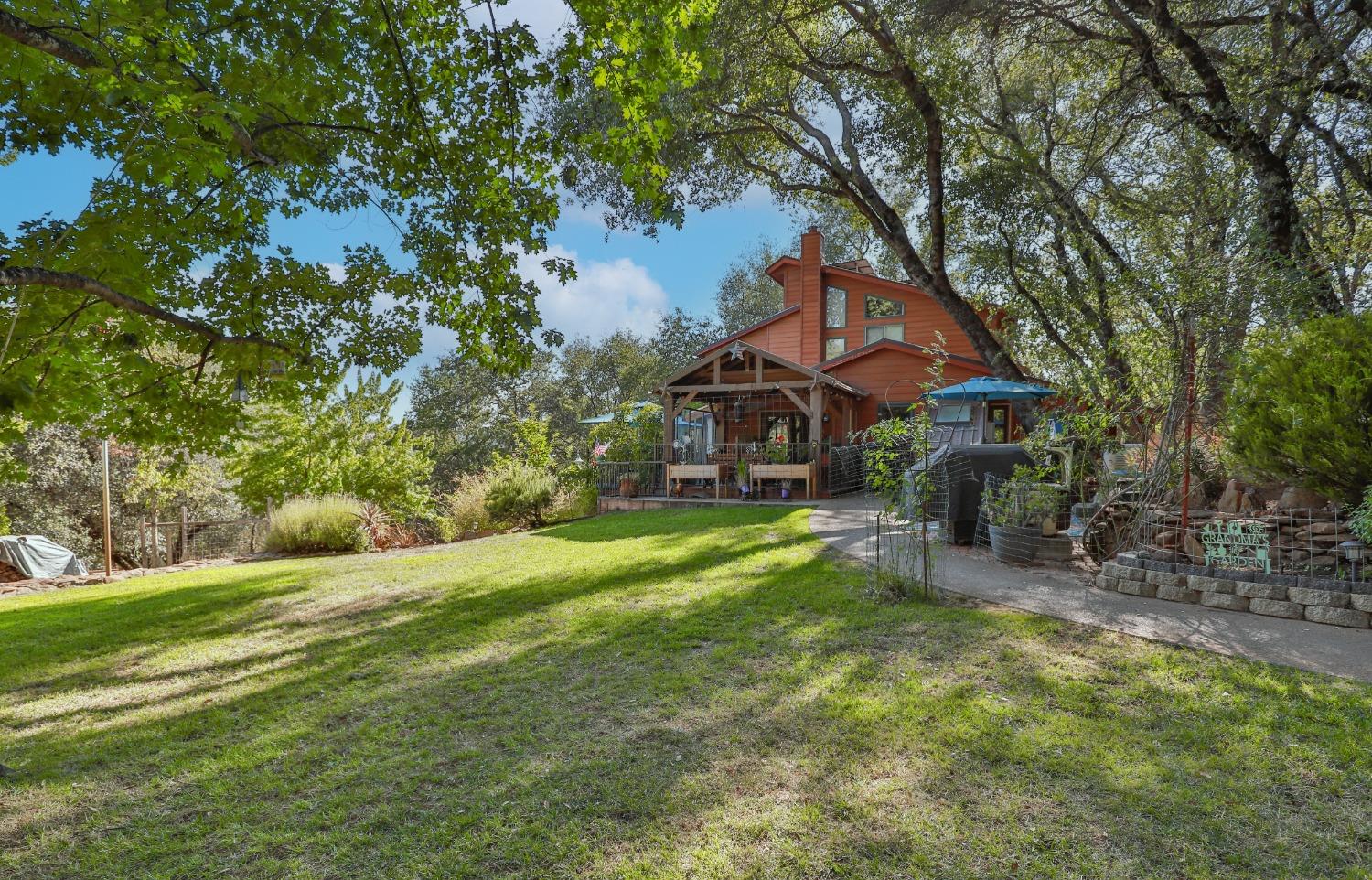 Detail Gallery Image 40 of 83 For 6091 Dutch Mine Rd, Diamond Springs,  CA 95619 - 4 Beds | 3 Baths