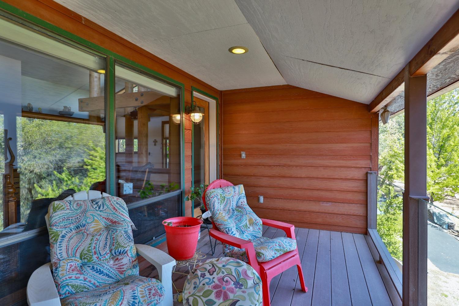Detail Gallery Image 12 of 83 For 6091 Dutch Mine Rd, Diamond Springs,  CA 95619 - 4 Beds | 3 Baths