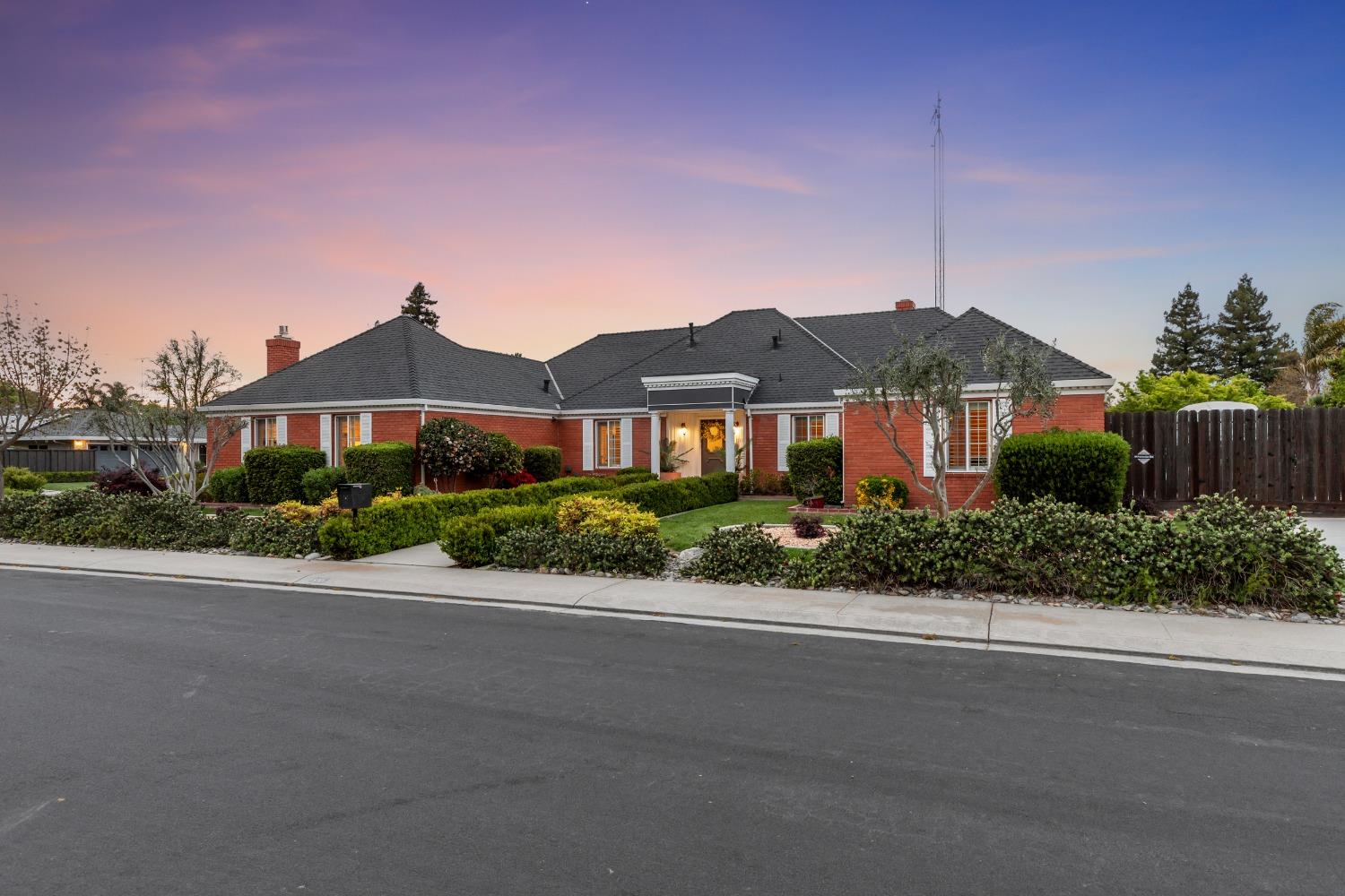 Detail Gallery Image 1 of 1 For 3701 Apple Hill Rd, Modesto,  CA 95355 - 3 Beds | 2/1 Baths