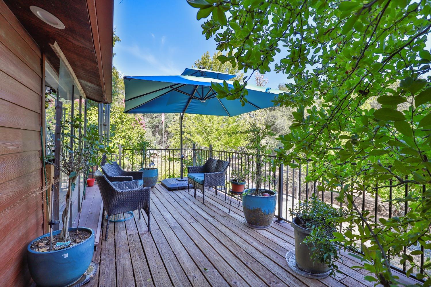 Detail Gallery Image 13 of 83 For 6091 Dutch Mine Rd, Diamond Springs,  CA 95619 - 4 Beds | 3 Baths