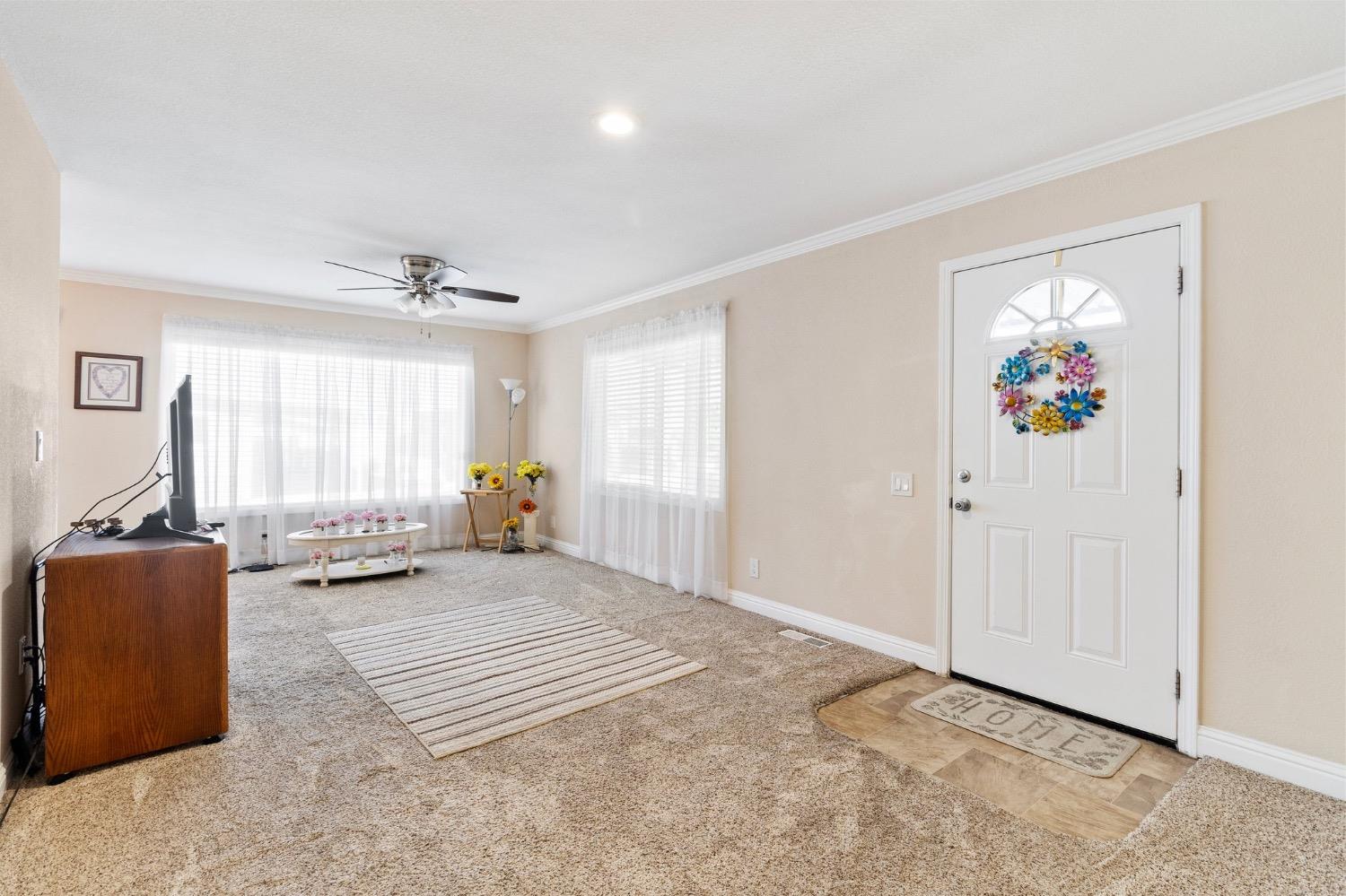 Detail Gallery Image 2 of 21 For 1459 Standiford 82, Modesto,  CA 95350 - 3 Beds | 2 Baths