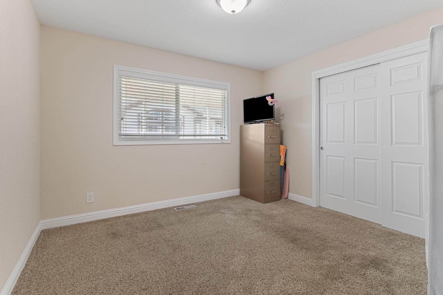 Detail Gallery Image 4 of 21 For 1459 Standiford 82, Modesto,  CA 95350 - 3 Beds | 2 Baths