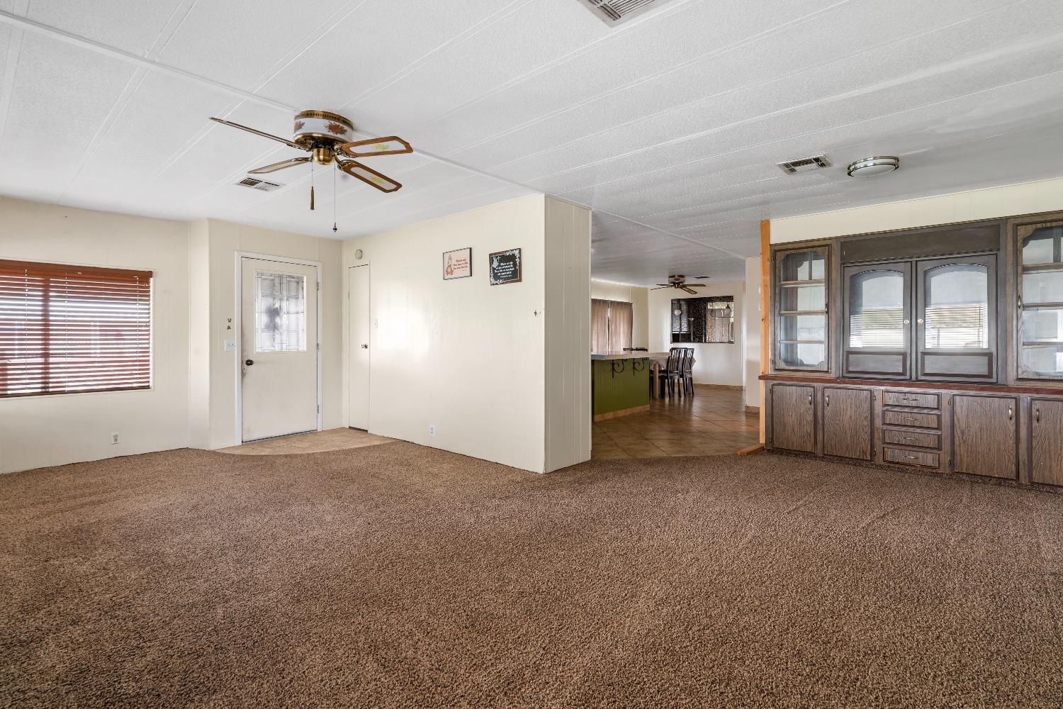 Detail Gallery Image 10 of 39 For 5100 N Highway 99 90, Stockton,  CA 95212 - 3 Beds | 3 Baths