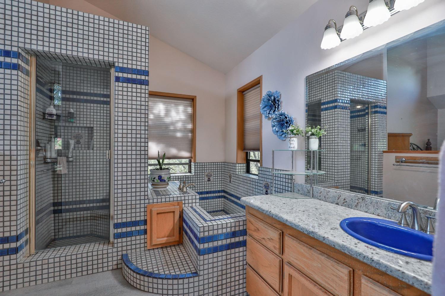 Detail Gallery Image 18 of 83 For 6091 Dutch Mine Rd, Diamond Springs,  CA 95619 - 4 Beds | 3 Baths