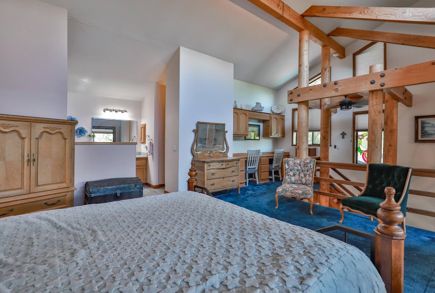 Detail Gallery Image 14 of 83 For 6091 Dutch Mine Rd, Diamond Springs,  CA 95619 - 4 Beds | 3 Baths