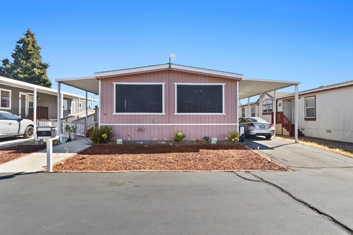 Detail Gallery Image 1 of 21 For 1459 Standiford 82, Modesto,  CA 95350 - 3 Beds | 2 Baths
