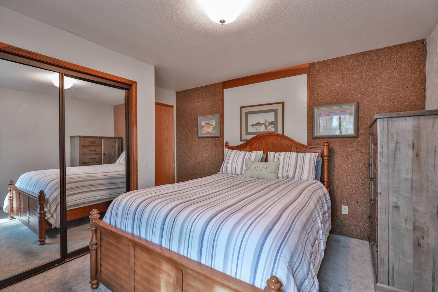 Detail Gallery Image 32 of 83 For 6091 Dutch Mine Rd, Diamond Springs,  CA 95619 - 4 Beds | 3 Baths