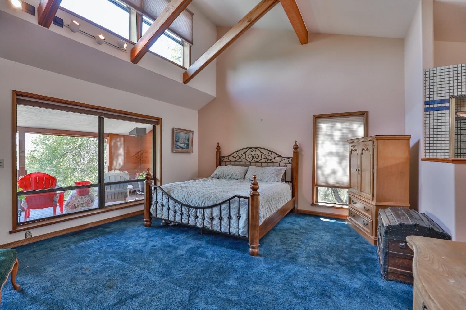 Detail Gallery Image 17 of 83 For 6091 Dutch Mine Rd, Diamond Springs,  CA 95619 - 4 Beds | 3 Baths