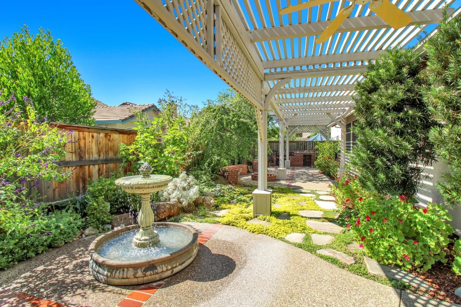 Houston Circle, Folsom, California image 24