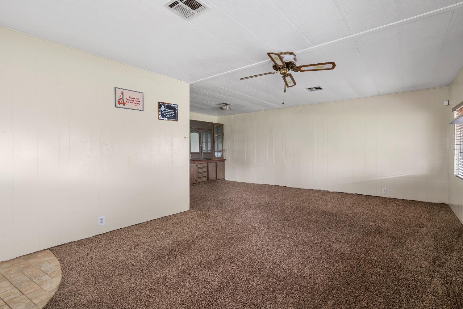 Detail Gallery Image 9 of 39 For 5100 N Highway 99 90, Stockton,  CA 95212 - 3 Beds | 3 Baths