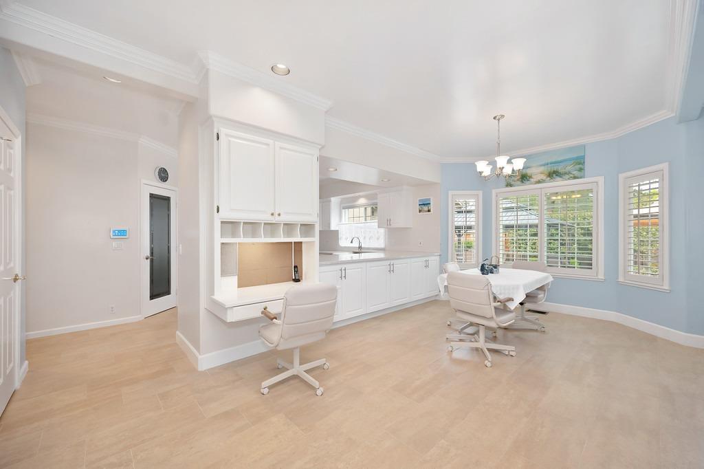 Detail Gallery Image 20 of 78 For 7707 Rio Barco Way, Sacramento,  CA 95831 - 4 Beds | 3 Baths