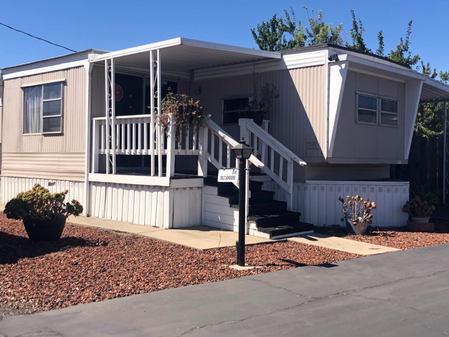 Detail Gallery Image 1 of 23 For 425 20th Century D6 Blvd, Turlock,  CA 95380 - 1 Beds | 1 Baths