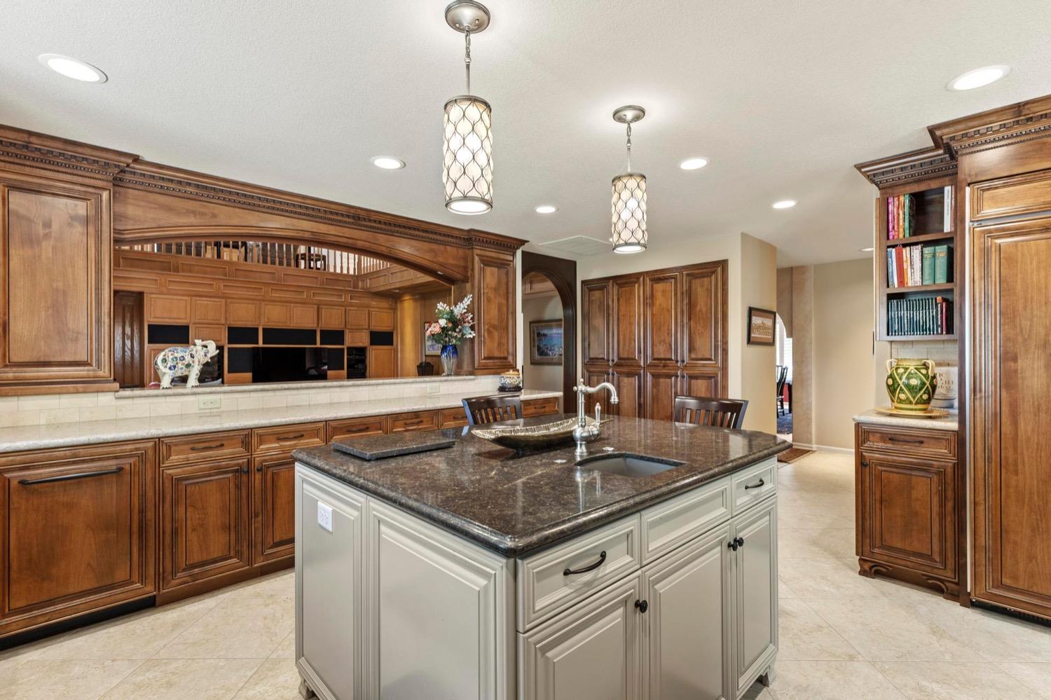 Detail Gallery Image 15 of 74 For 668 Gabriel Ave, Yuba City,  CA 95993 - 4 Beds | 4/1 Baths