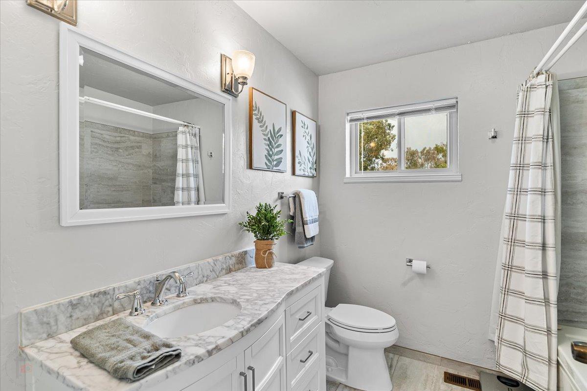 Detail Gallery Image 33 of 72 For 940 N Fine Rd, Linden,  CA 95236 - 4 Beds | 2/1 Baths