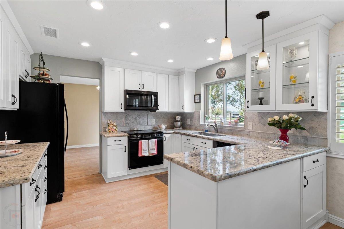 Detail Gallery Image 10 of 72 For 940 N Fine Rd, Linden,  CA 95236 - 4 Beds | 2/1 Baths