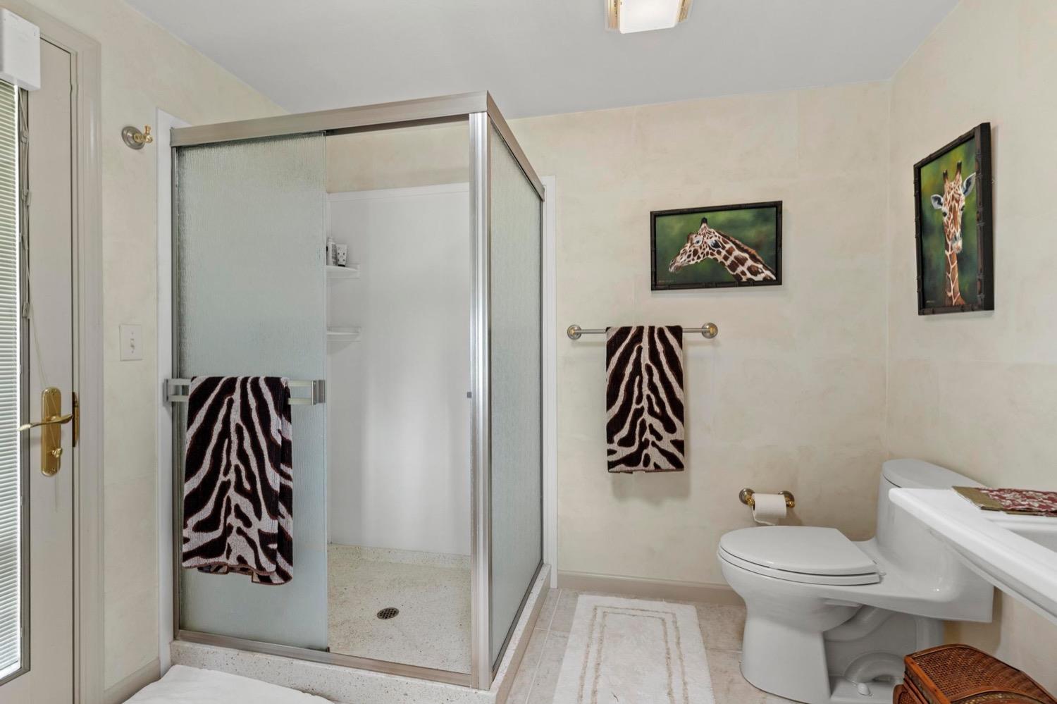 Detail Gallery Image 11 of 74 For 668 Gabriel Ave, Yuba City,  CA 95993 - 4 Beds | 4/1 Baths
