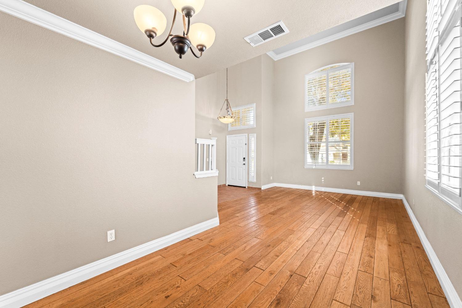 Detail Gallery Image 8 of 46 For 10215 River Park Cir, Stockton,  CA 95209 - 4 Beds | 3 Baths
