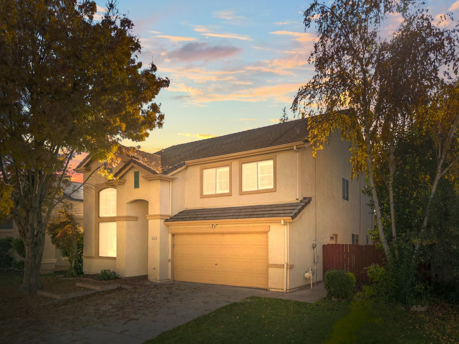 Detail Gallery Image 2 of 46 For 10215 River Park Cir, Stockton,  CA 95209 - 4 Beds | 3 Baths