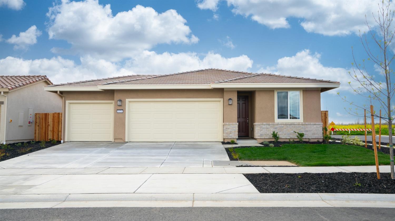 Detail Gallery Image 3 of 36 For 1054 Camomile Dr, Plumas Lake,  CA 95961 - 4 Beds | 2 Baths