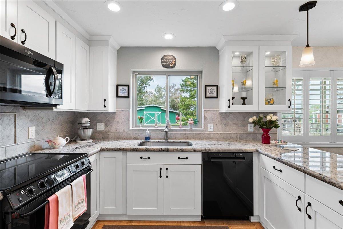 Detail Gallery Image 11 of 72 For 940 N Fine Rd, Linden,  CA 95236 - 4 Beds | 2/1 Baths