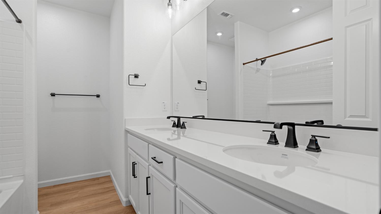 Detail Gallery Image 25 of 36 For 1054 Camomile Dr, Plumas Lake,  CA 95961 - 4 Beds | 2 Baths