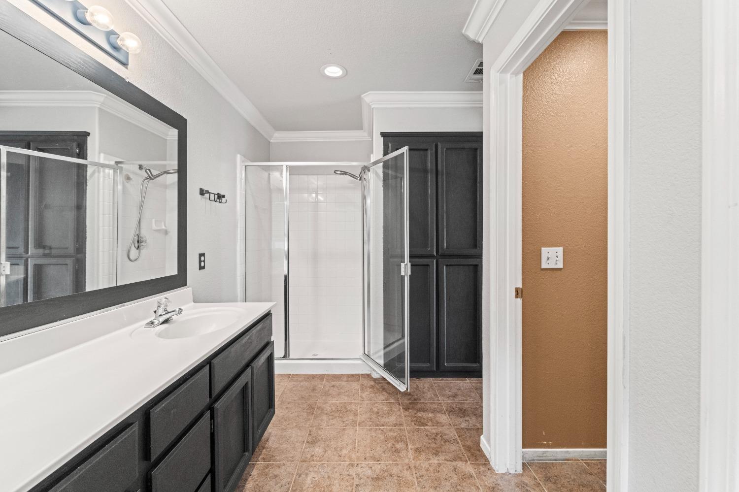 Detail Gallery Image 31 of 46 For 10215 River Park Cir, Stockton,  CA 95209 - 4 Beds | 3 Baths