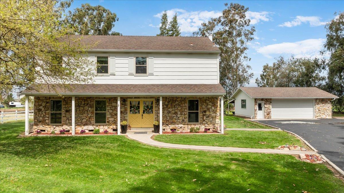 Detail Gallery Image 1 of 72 For 940 N Fine Rd, Linden,  CA 95236 - 4 Beds | 2/1 Baths