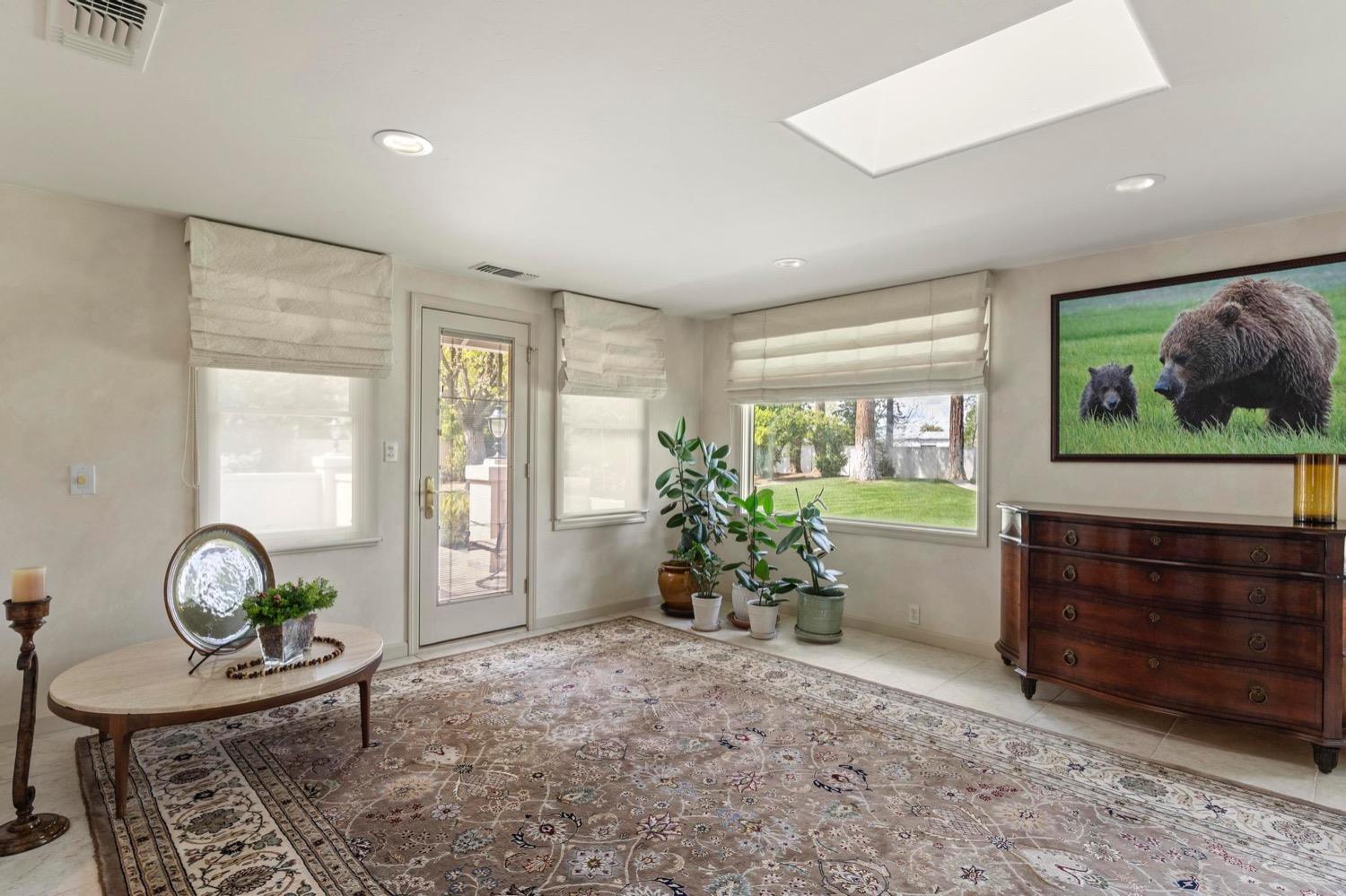 Detail Gallery Image 9 of 74 For 668 Gabriel Ave, Yuba City,  CA 95993 - 4 Beds | 4/1 Baths