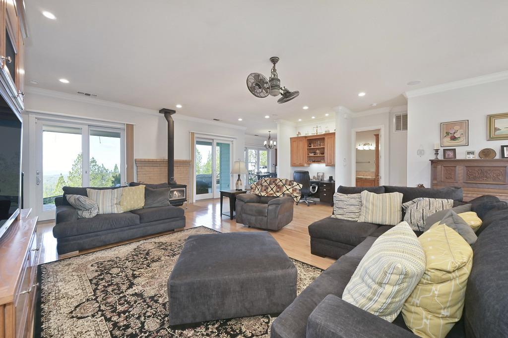 Detail Gallery Image 30 of 99 For 5901 Traverse Creek Rd, Garden Valley,  CA 95633 - 2 Beds | 2 Baths