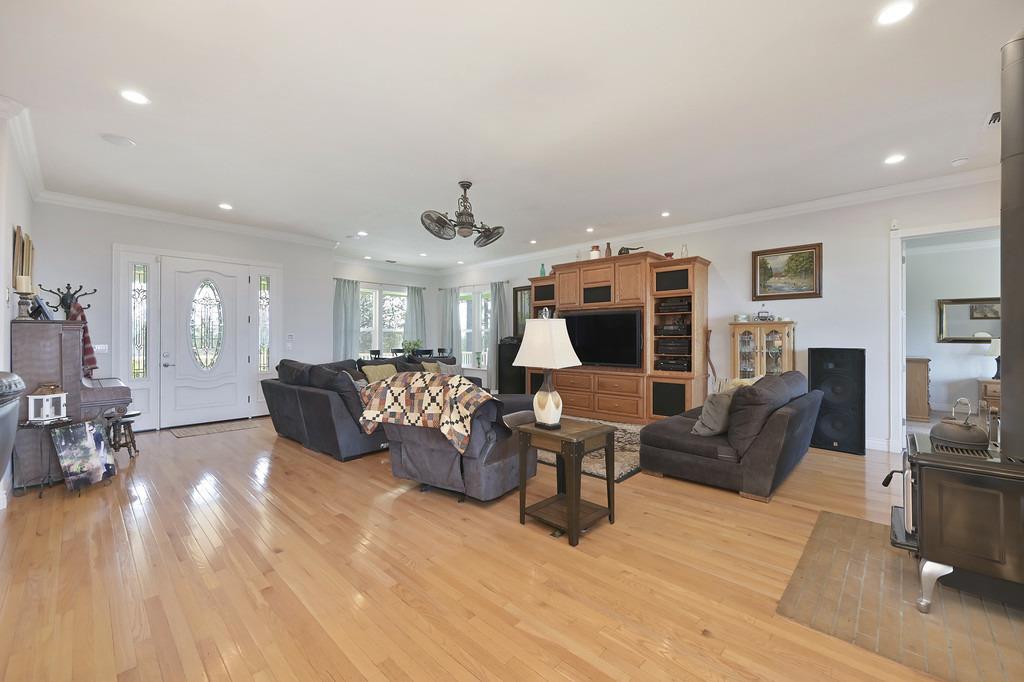 Detail Gallery Image 35 of 99 For 5901 Traverse Creek Rd, Garden Valley,  CA 95633 - 2 Beds | 2 Baths
