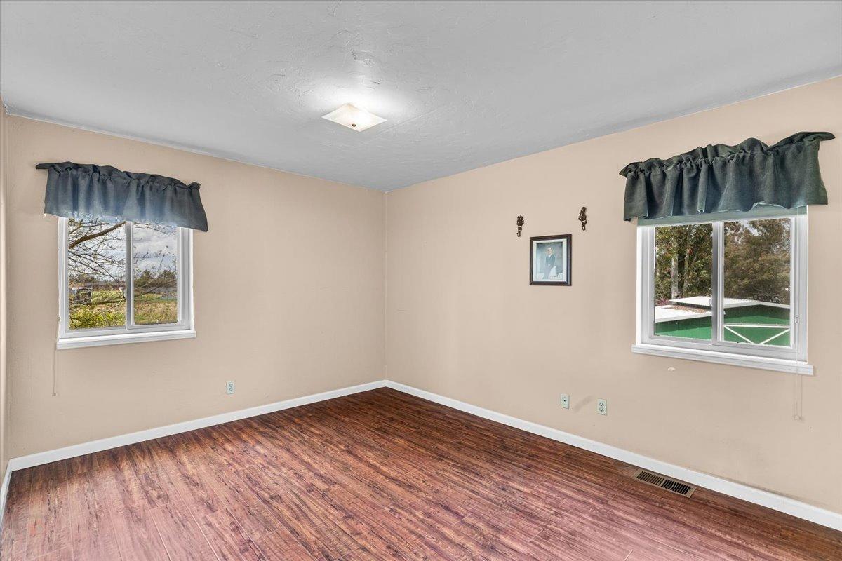 Detail Gallery Image 38 of 72 For 940 N Fine Rd, Linden,  CA 95236 - 4 Beds | 2/1 Baths