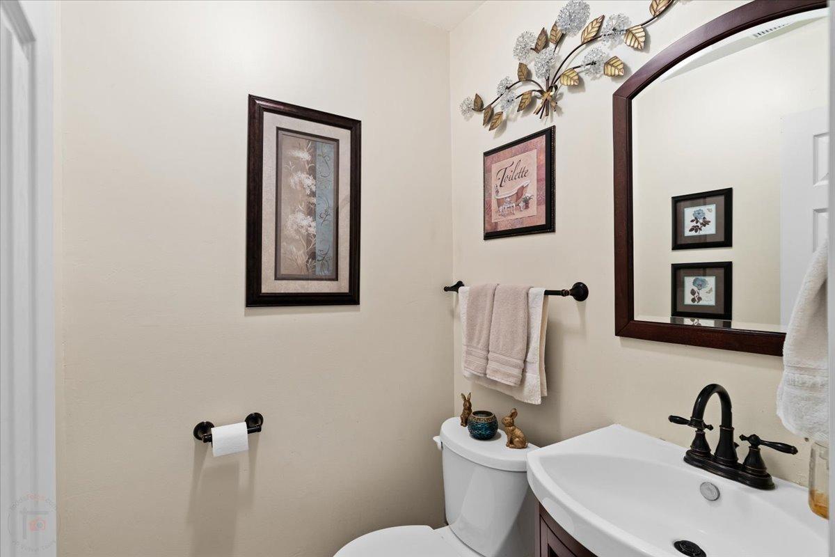 Detail Gallery Image 23 of 72 For 940 N Fine Rd, Linden,  CA 95236 - 4 Beds | 2/1 Baths