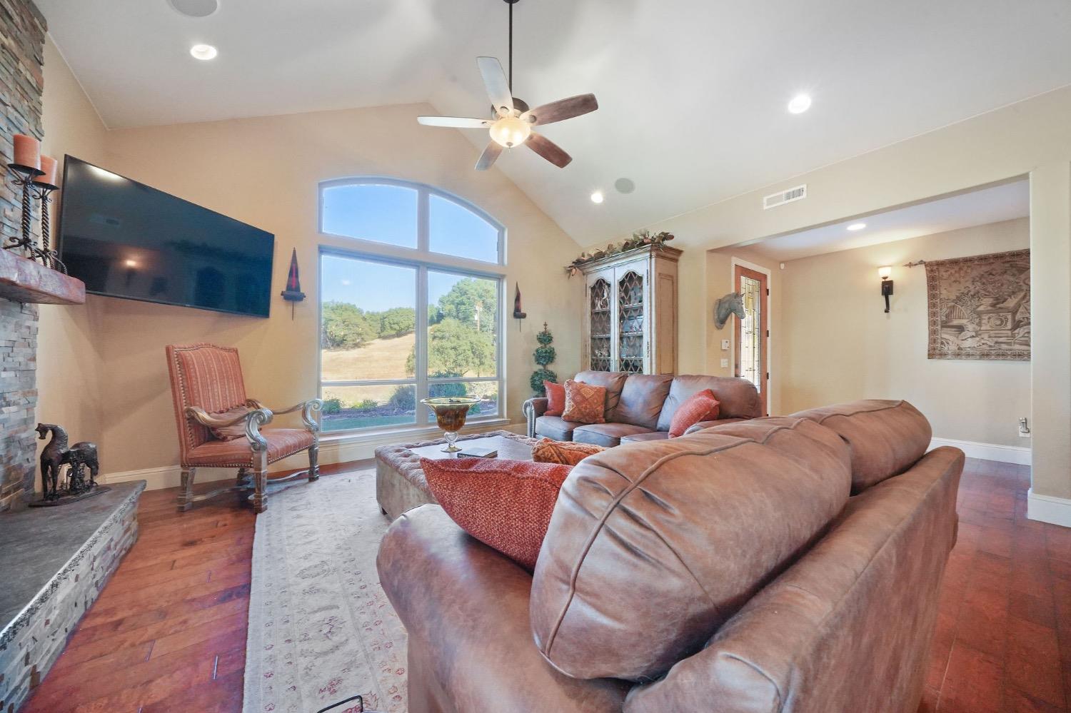 Detail Gallery Image 15 of 94 For 11195 Vintage Rd, Ione,  CA 95640 - 3 Beds | 2/1 Baths
