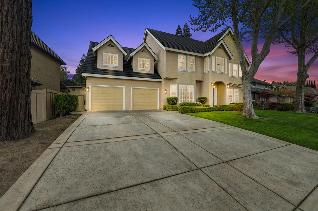Detail Gallery Image 5 of 78 For 7707 Rio Barco Way, Sacramento,  CA 95831 - 4 Beds | 3 Baths
