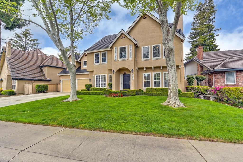 Detail Gallery Image 2 of 78 For 7707 Rio Barco Way, Sacramento,  CA 95831 - 4 Beds | 3 Baths