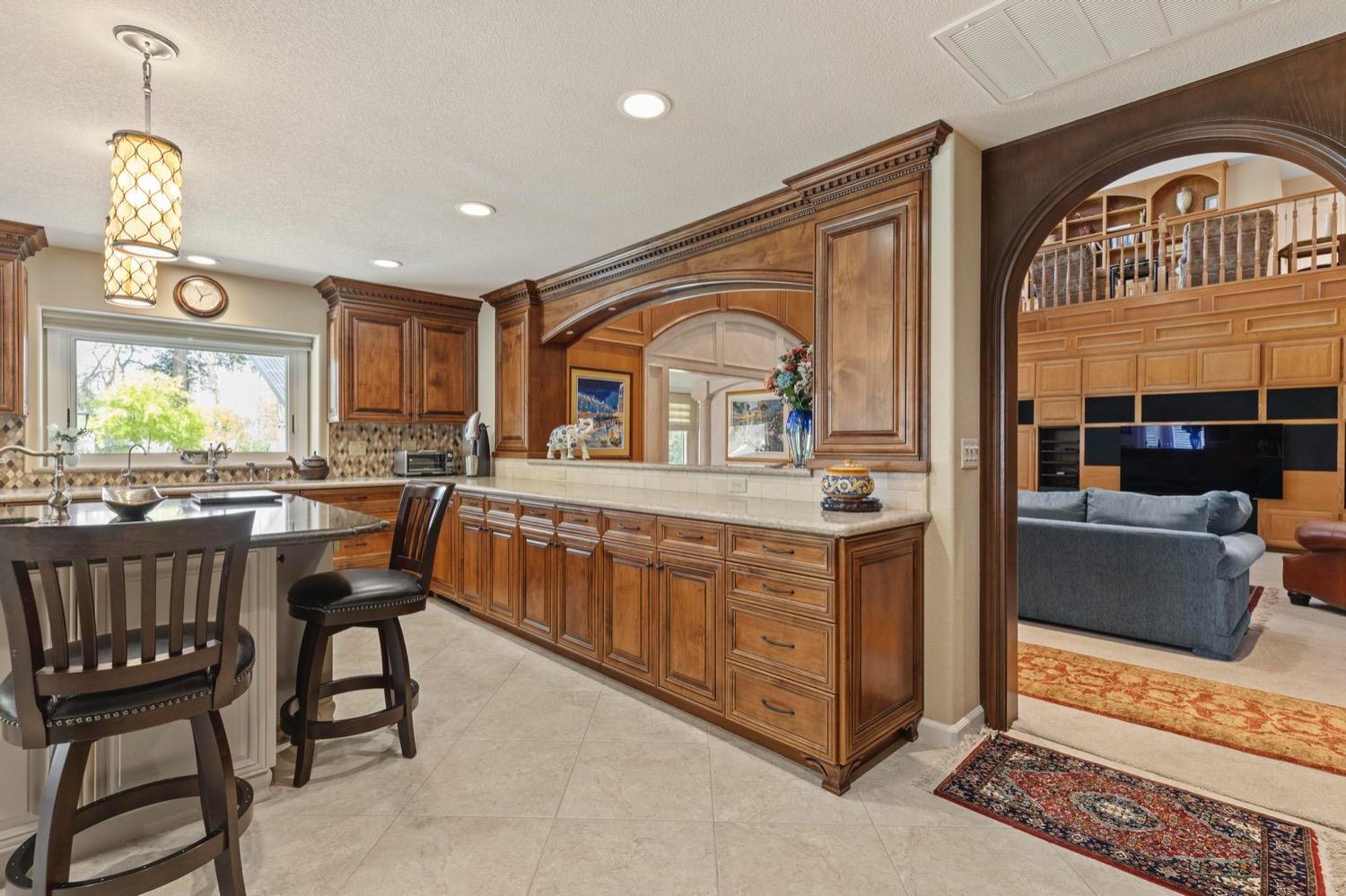 Detail Gallery Image 14 of 74 For 668 Gabriel Ave, Yuba City,  CA 95993 - 4 Beds | 4/1 Baths