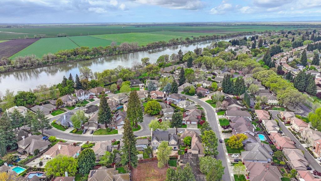 Detail Gallery Image 71 of 78 For 7707 Rio Barco Way, Sacramento,  CA 95831 - 4 Beds | 3 Baths