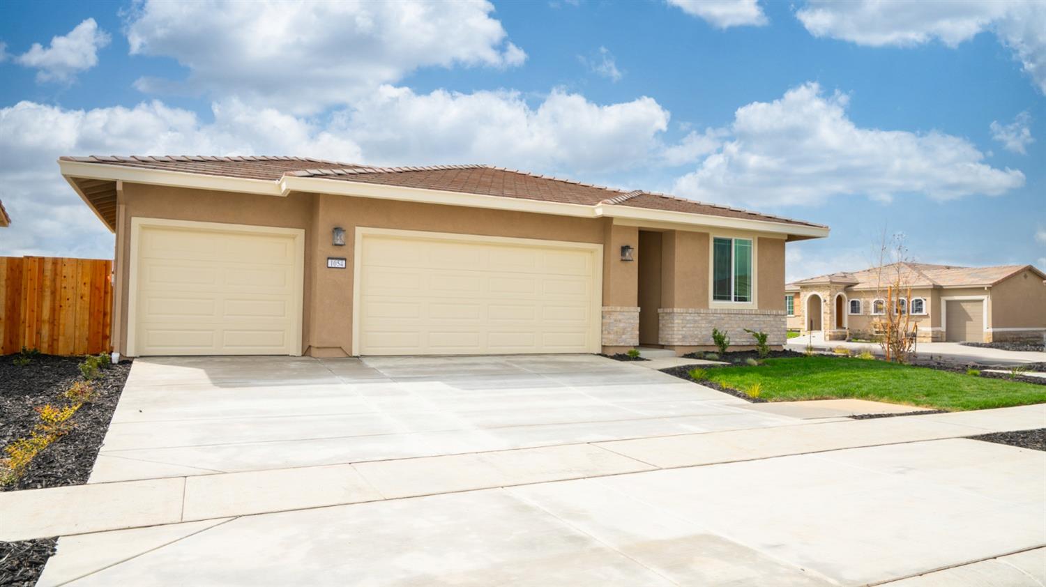 Detail Gallery Image 2 of 36 For 1054 Camomile Dr, Plumas Lake,  CA 95961 - 4 Beds | 2 Baths