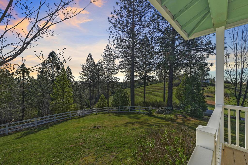 Detail Gallery Image 4 of 99 For 5901 Traverse Creek Rd, Garden Valley,  CA 95633 - 2 Beds | 2 Baths