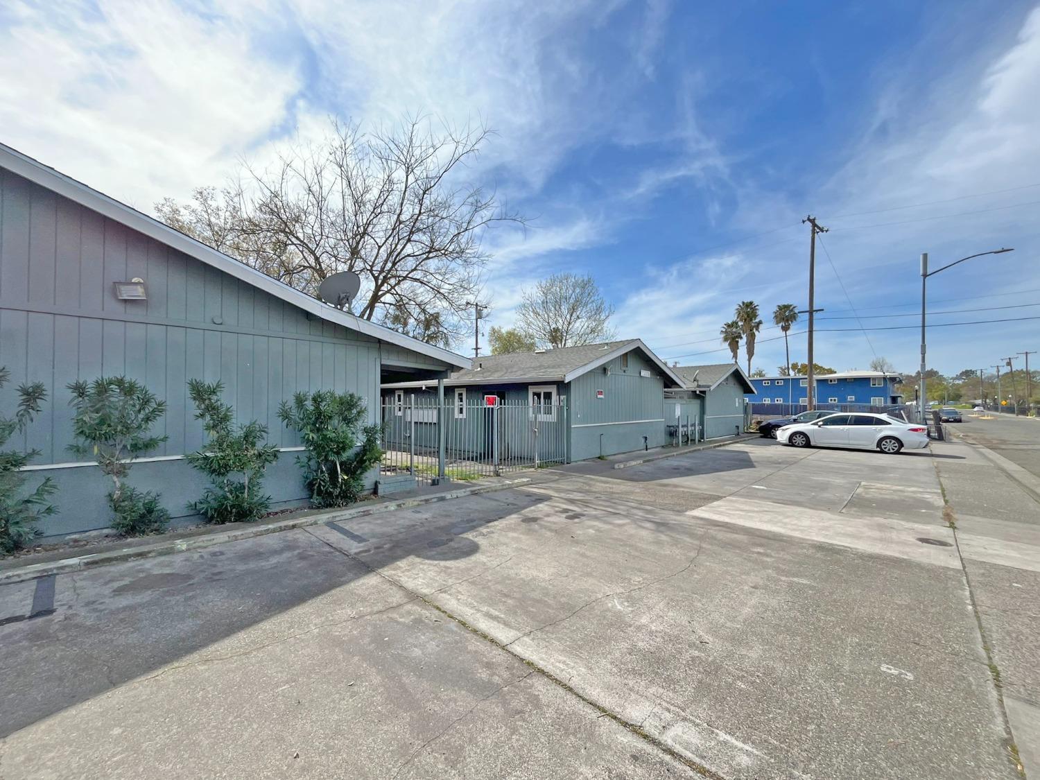 Detail Gallery Image 1 of 11 For 742 Bowles St, Sacramento,  CA 95815 - – Beds | – Baths